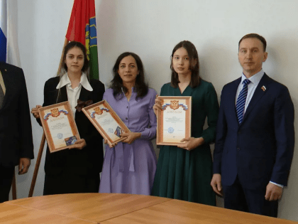 В Братске наградили победителей конкурса «Великая Отечественная война в истории моей семьи»