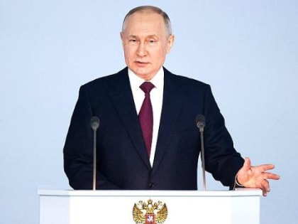 Путин пообещал резко повысить МРОТ, но не сразу