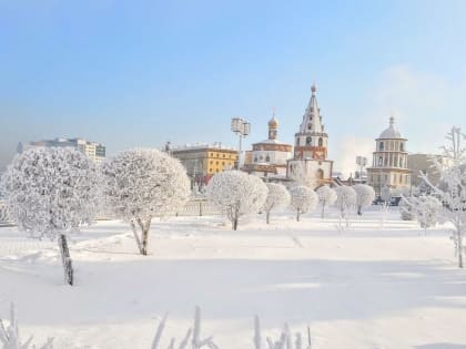 Воскресная Божественная литургия в Неделю о мытаре и фарисее в кафедральном Богоявленском соборе