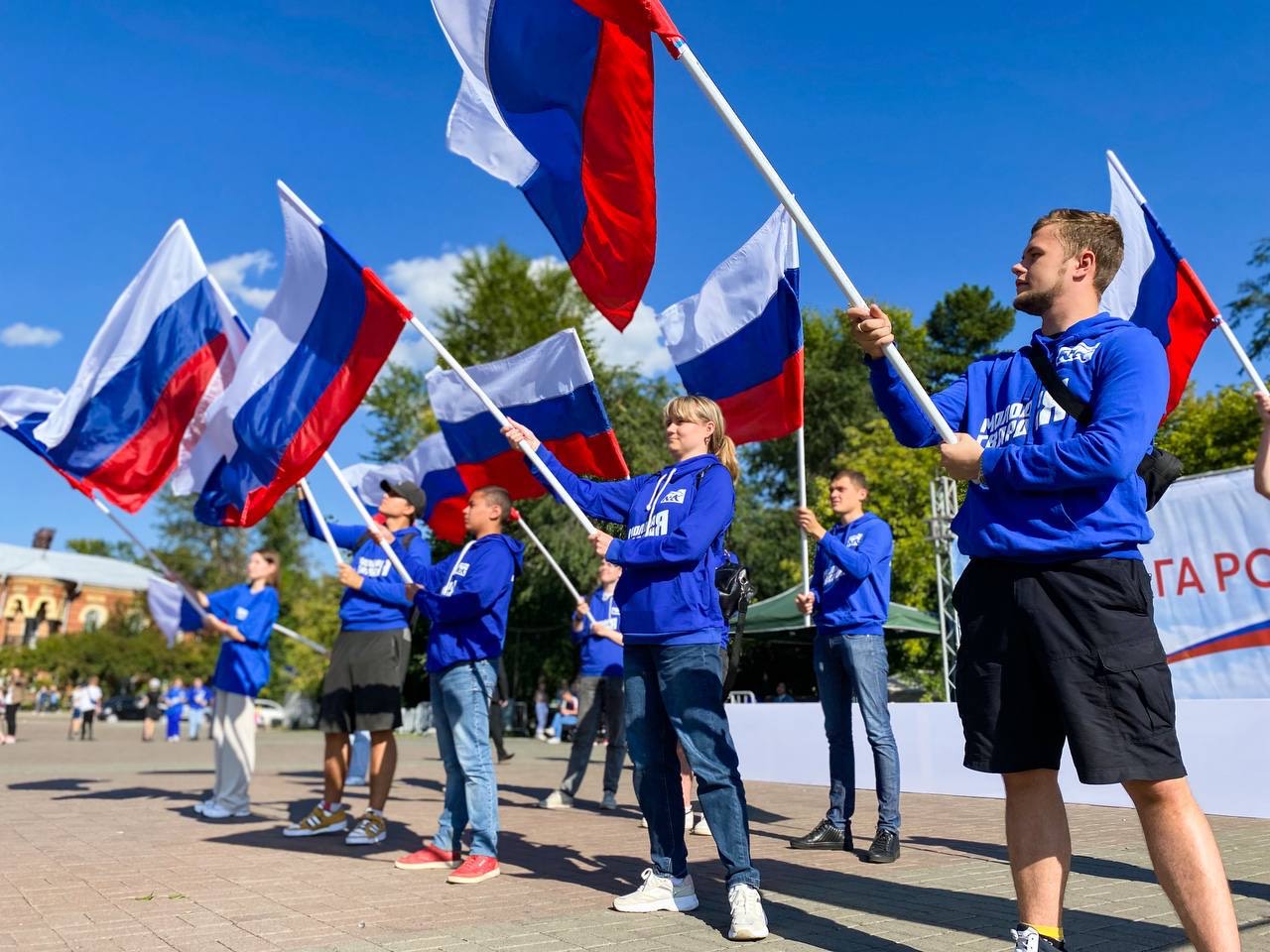 Видео ко дню российского флага