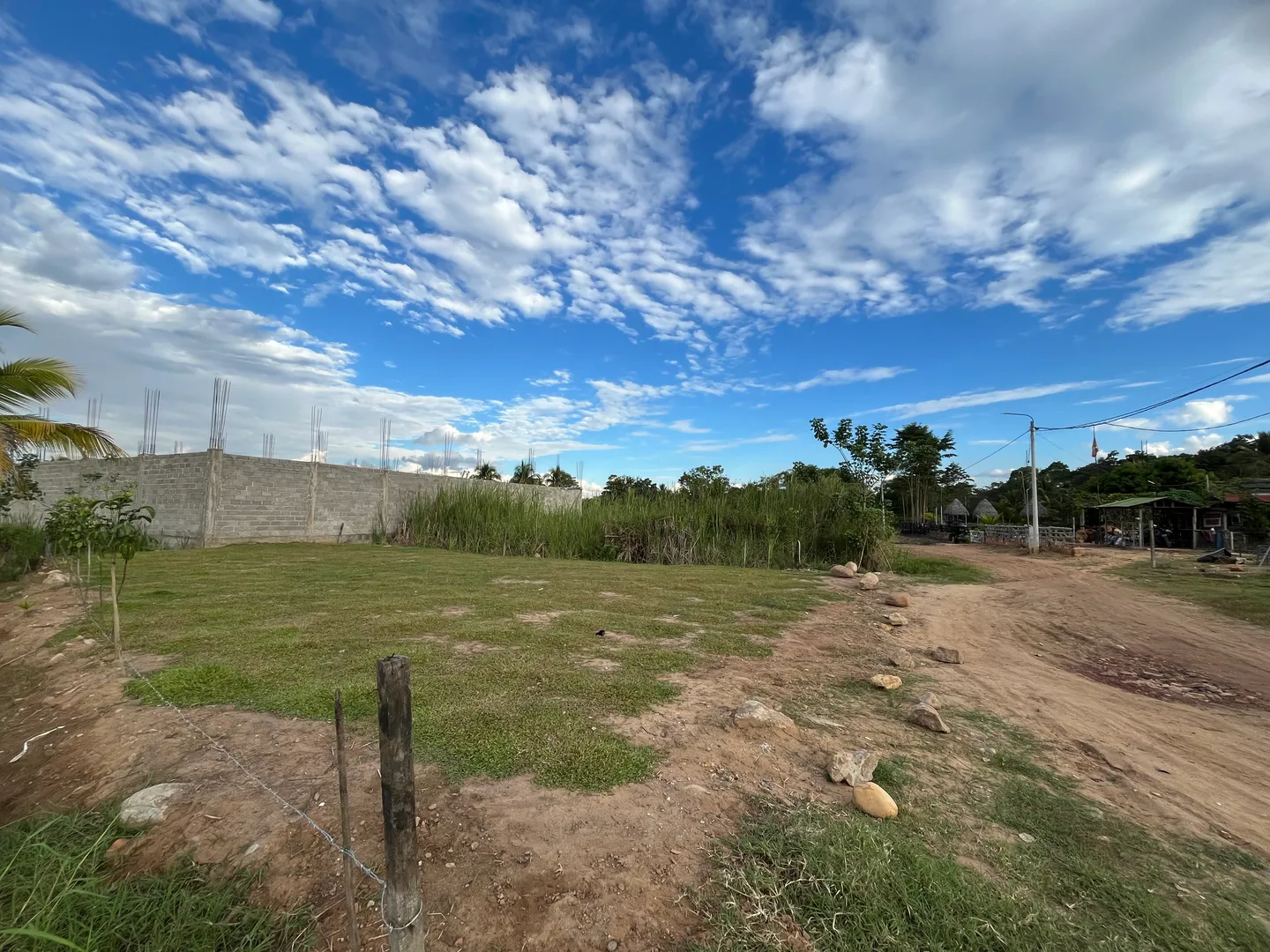Terreno urbano de 300 m² frente a un recreo turistico - Imagen 3