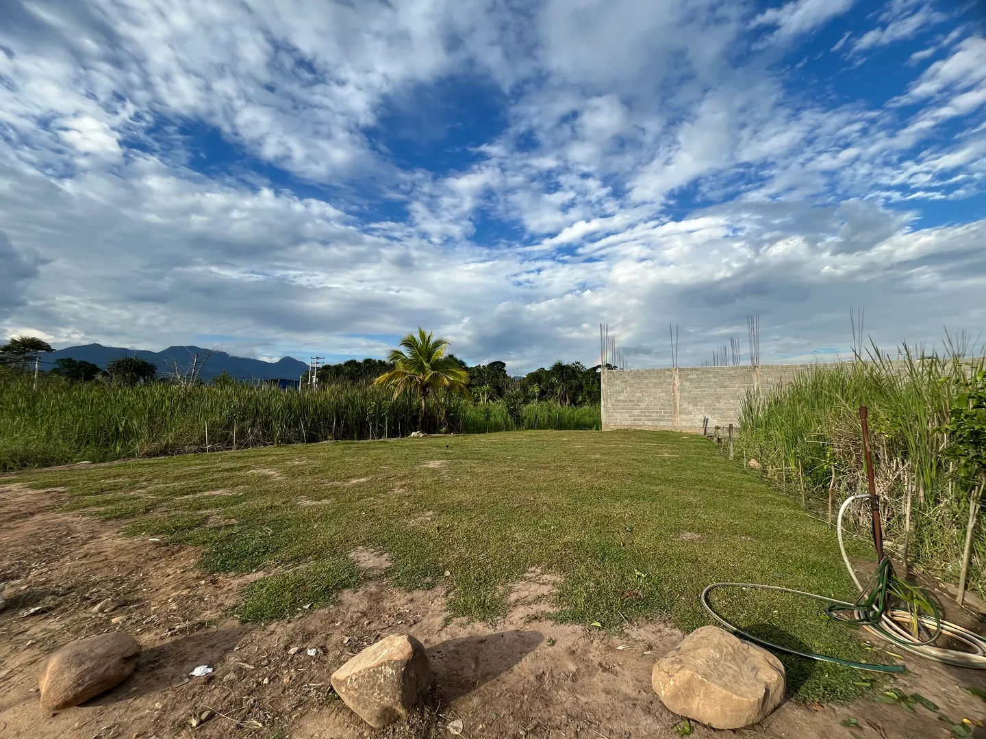 Terreno urbano de 300 m² frente a un recreo turistico - Imagen 6