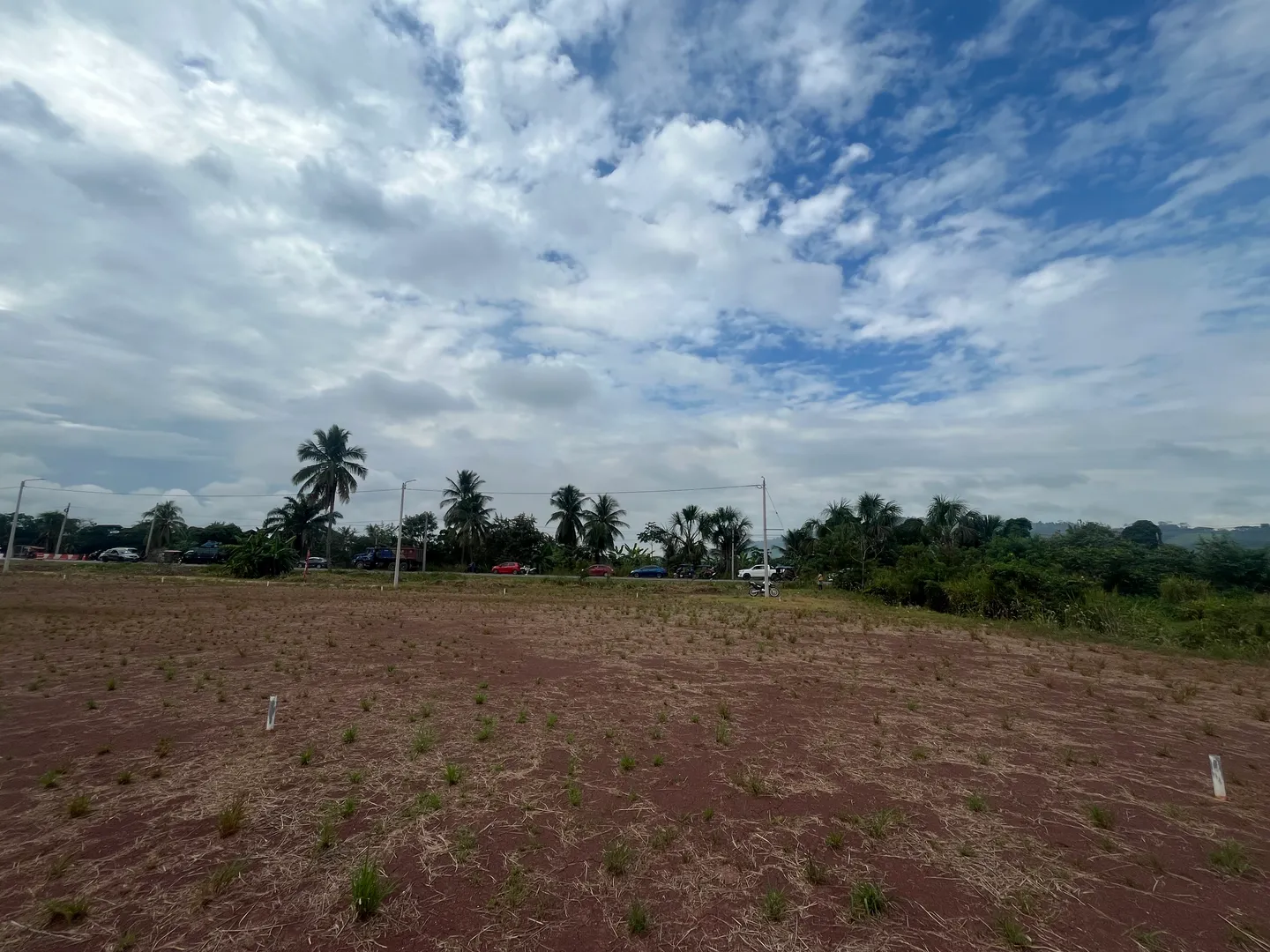 Terreno en venta: Terreno de 8x25 a filo de pista de 200m² ideal para alquiler.  - Tarapoto