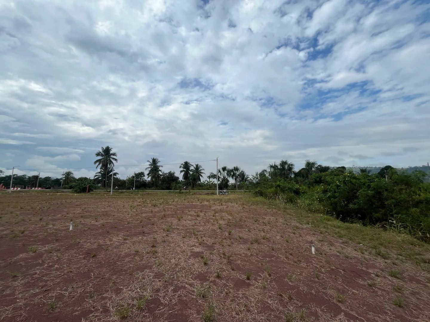 Terreno de 241.86m² para negocio a filo de pista  - Imagen 4