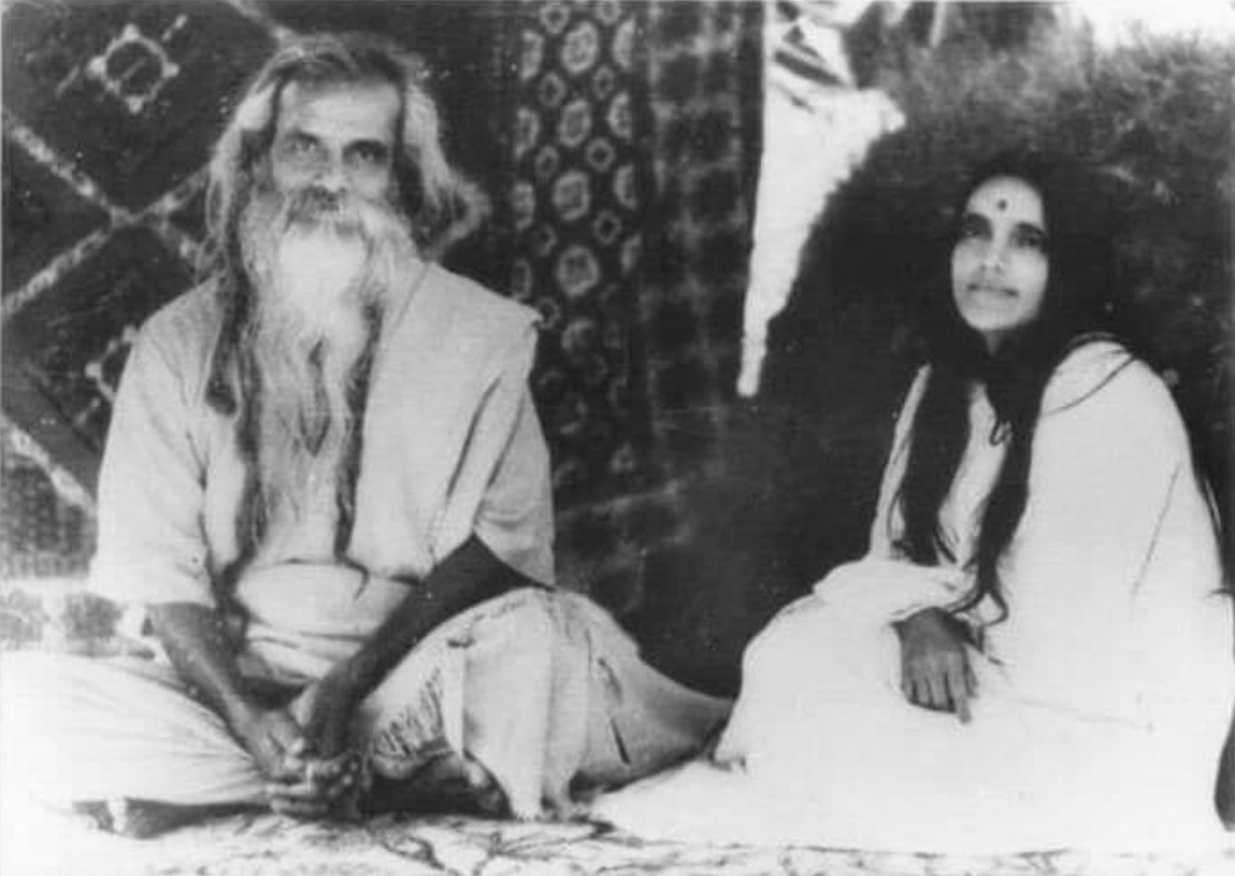 Photographie de Mâ Ânandamayî et Bholanath