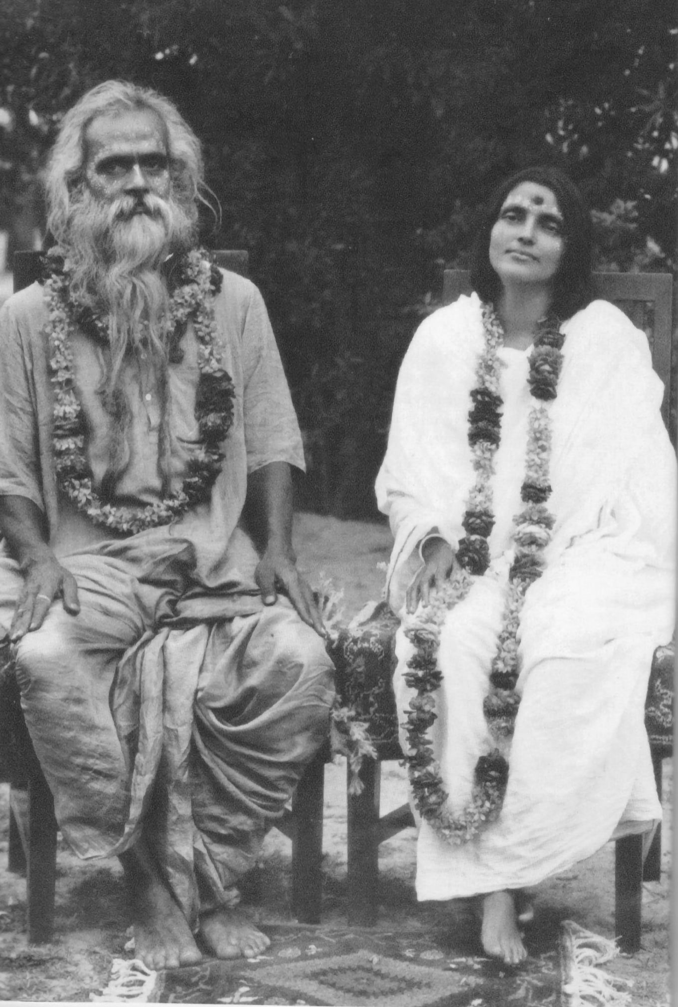 Photographie de Mâ Ânandamayî et Bholanath