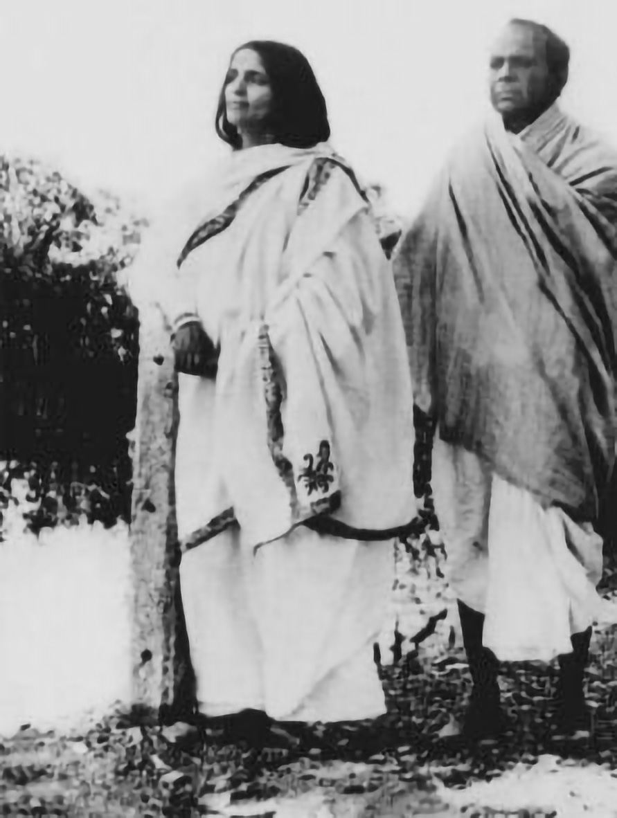 Photographie de Mâ Ânandamayî et de Bhaiji