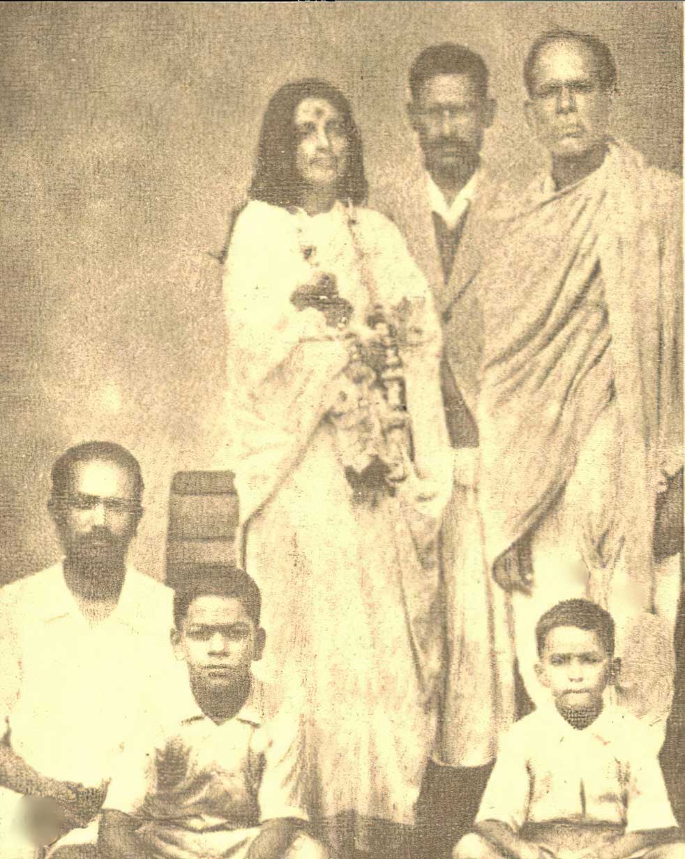 Photographie de Mâ Ânandamayî et Bhaiji