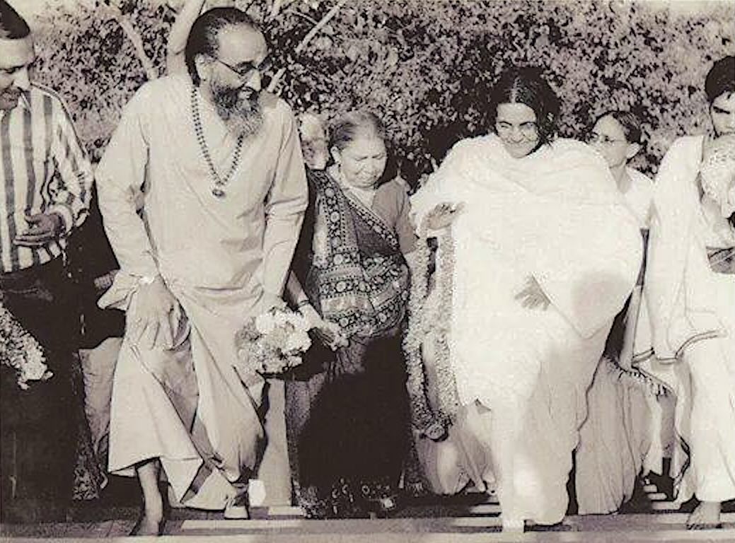 Mâ Ânandamayî et Chinmayananda