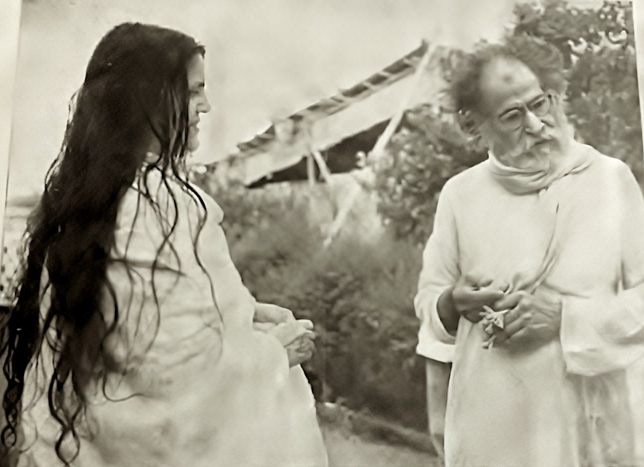 Mâ Ânandamayî et Hari Baba