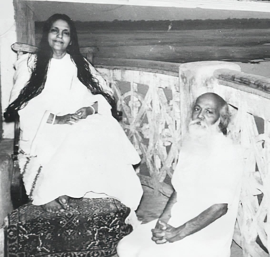 Mâ Ânandamayî et Nirvananda