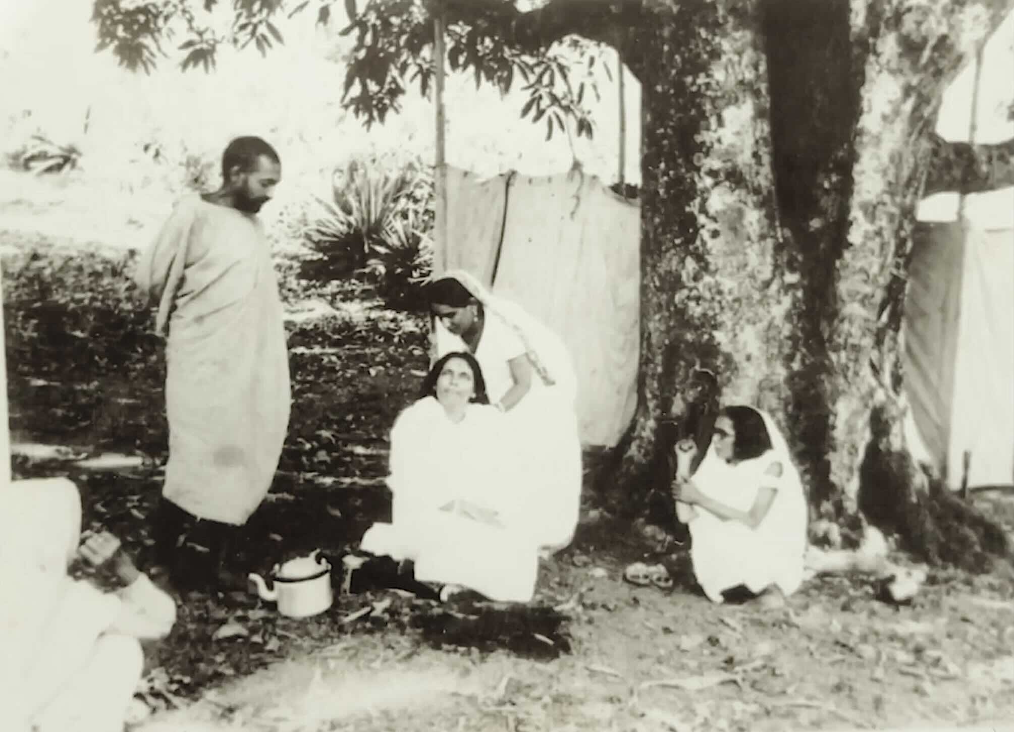 Mâ Ânandamayî et Paramananda