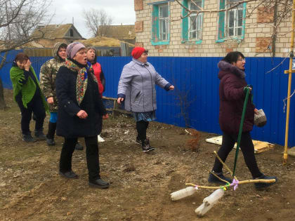 В Волгоградской области решают демографические проблемы с помощью бревна и верёвки