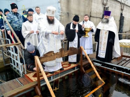 Митрополит Феодор совершит чин Великого освящения вод реки Волги