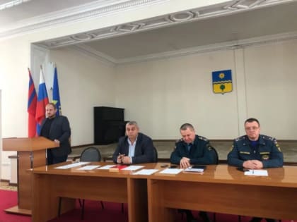 Волжанам запретили складировать вещи в гаражных боксах