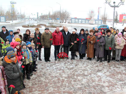 «ЕСЛИ БЫ НЕ ЛОГИНОВ, ВОЛЖСКОГО СЕГОДНЯ НЕ БЫЛО БЫ НА КАРТЕ РОССИИ». ВОЛЖАНЕ ОТМЕТИЛИ 123 ГОДОВЩИНУ СО ДНЯ РОЖДЕНИЯ ОСНОВАТЕЛЯ НАШЕГО ГОРОДА