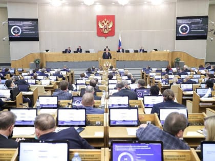 Российских депутатов пересадят на отечественный автопром