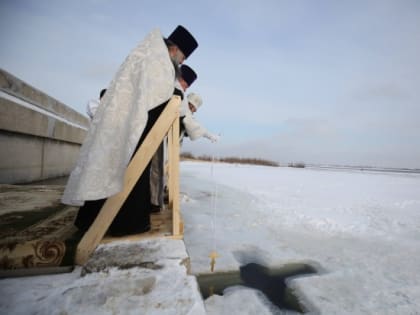 РПЦ предостерегла волгоградцев от купаний в ледяной проруби