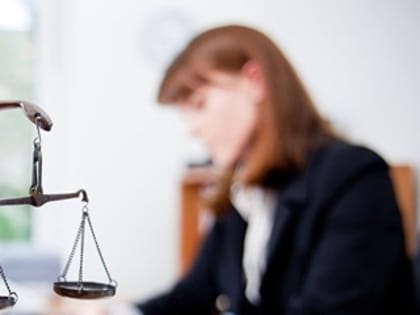 Верховный Суд разъяснил: судья не может выйти из совещательной комнаты ради рассмотрения административного дела