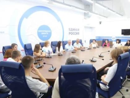 Молодежь помогает обновлять Волгоград