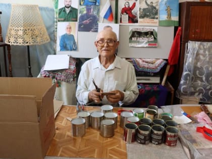 Серебряные волонтёры отправили первую партию тактических носилок на фронт и продолжают изготавливать окопные свечи