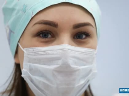 В волгоградских магазинах и аптеках работники надели маски