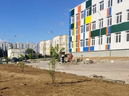 В Волгограде началось озеленение территории строящейся школы-тысячника