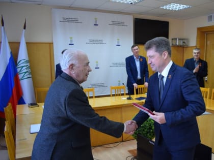 Вручение камышанам Памятных знаков Губернатора Волгоградской области «80 лет Победы в Сталинградской битве»