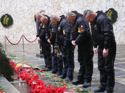 Байкеры из Словакии приехали на Мамаев курган в Волгоград