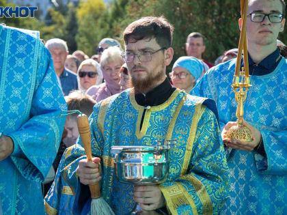 Благотворительная ярмарка и фестиваль колокольного звона в Волжском