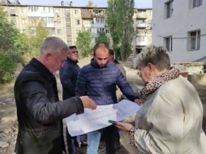 Благоустройство двора на улице Еременко проводится с учетом пожеланий жителей