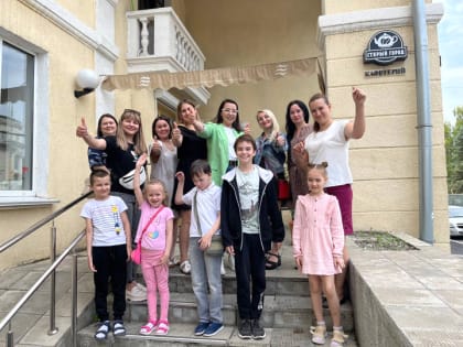 ДЕПУТАТ ТАТЬЯНА ГЛУХОВА УТРОИЛА «ПОЗДНИЙ ЗАВТРАК» МНОГОДЕТНЫМ МАМАМ В ПРЕДДВЕРИИ ДНЯ ЗАЩИТЫ ДЕТЕЙ