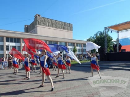 Кто из звёзд будет «зажигать» на День города? Опрос