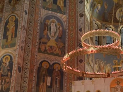 В главном храме Волгограда началась Рождественская литургия