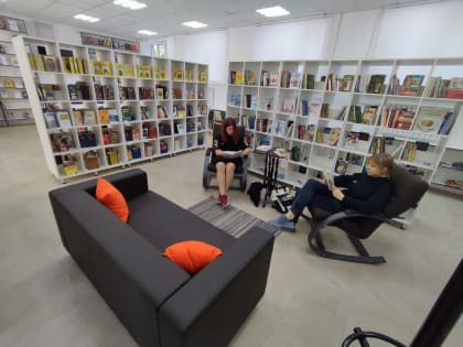 Молодежь Волжского активно посещает обновленные библиотеки