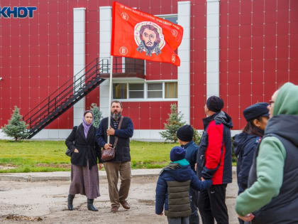 В Волжском прошёл большой крестный ход в день единства: фоторепортаж