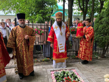 Митрополит Феодор почтил память своего духовного наставника архиепископа Михея