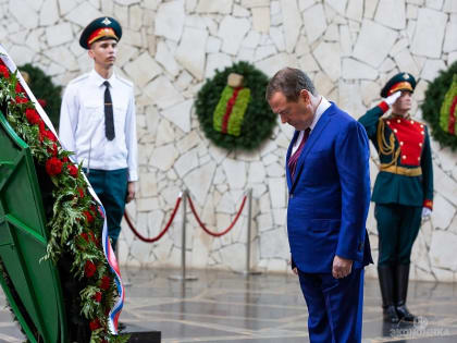 80-летие начала Сталинградской битвы: Дмитрий Медведев в Волгограде участвует в памятных мероприятиях