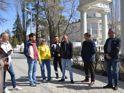 Общественники и представители власти проверили ход работ на объекте благоустройства