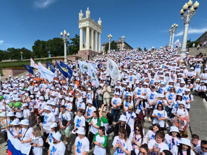 Жирновская молодежь возвратилась с фестиваля #ТриЧетыре
