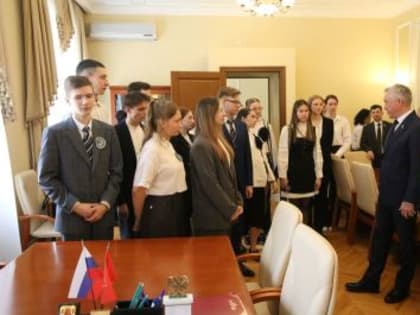 С работой Волгоградской городской Думы познакомились школьники Краснооктябрьского района