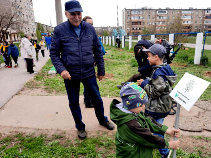 Волжане заложили Аллею преемственности поколений