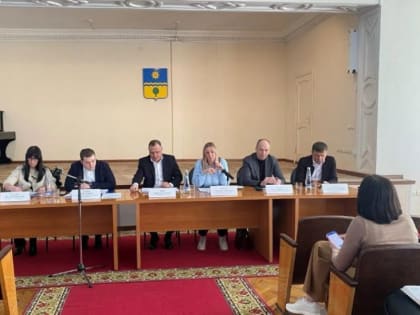 Волжском обсудили повышение эффективности управляющих компаний ЖКХ