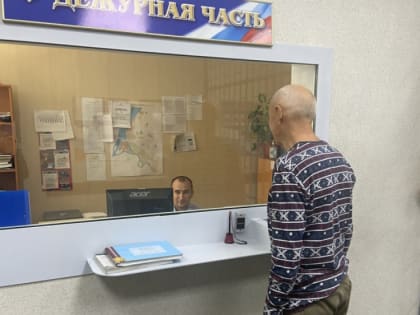 В Волжском общественники проверили условия труда полицейских