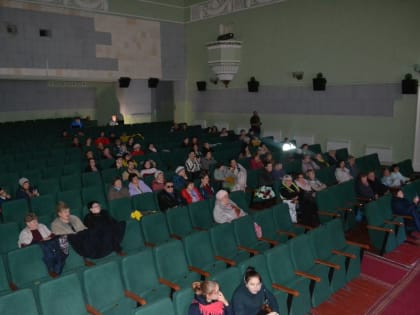 Состоялась очередная театральная премьера в Жирновском РДК