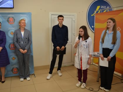 "Спасибо преподавателям!": в больнице №25 состоялась церемония Посвящения молодых врачей в профессию