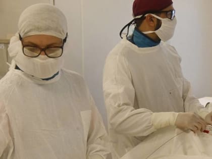 Волгоградские врачи спасли новорожденного с отверстием в животе