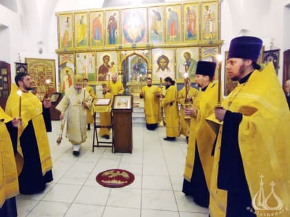 1 января бденная служба прошла в Соборном храме Волжского