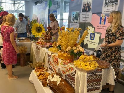 В крупнейшем агро-фестивале в Волгограде участвуют почти 400 предприятий АПК