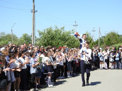 В добрый путь, выпускники!